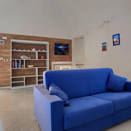 Casa A 2 Passi Dal Mare Con Patio Privato بيت للعطل