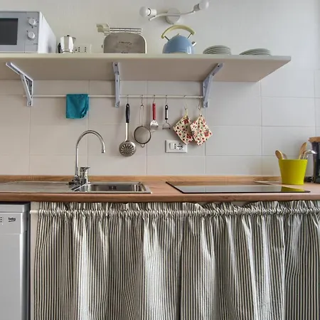 Casa A 2 Passi Dal Mare Con Patio Privato بيت للعطل